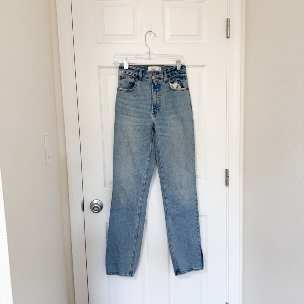 ABERCROMBIE & FITCH Ultra High Rise 90s Straight Jeans Light With Vent Hem 25 - Picture 7 of 8
